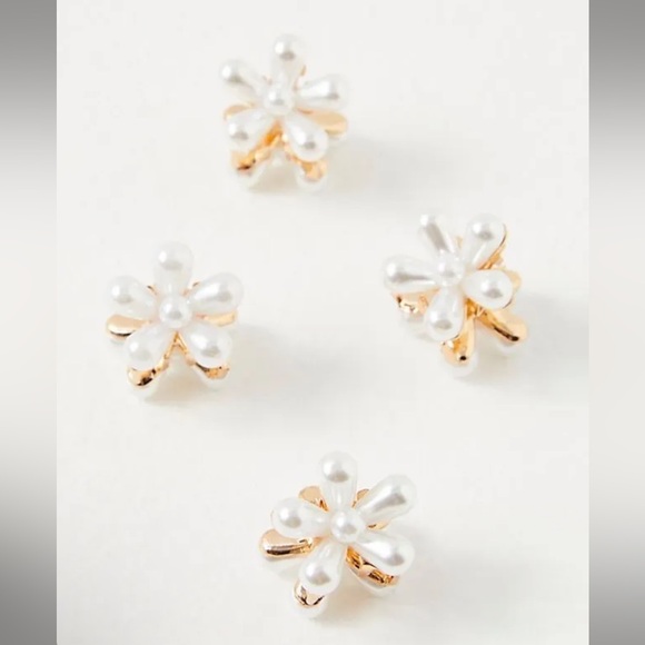 Free People Other - FREE PEOPLE Dahlias Daisy Mini Clip Set